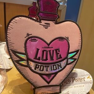 Danielle Nicole Universal Studios Harry Potter Love Potion Bag